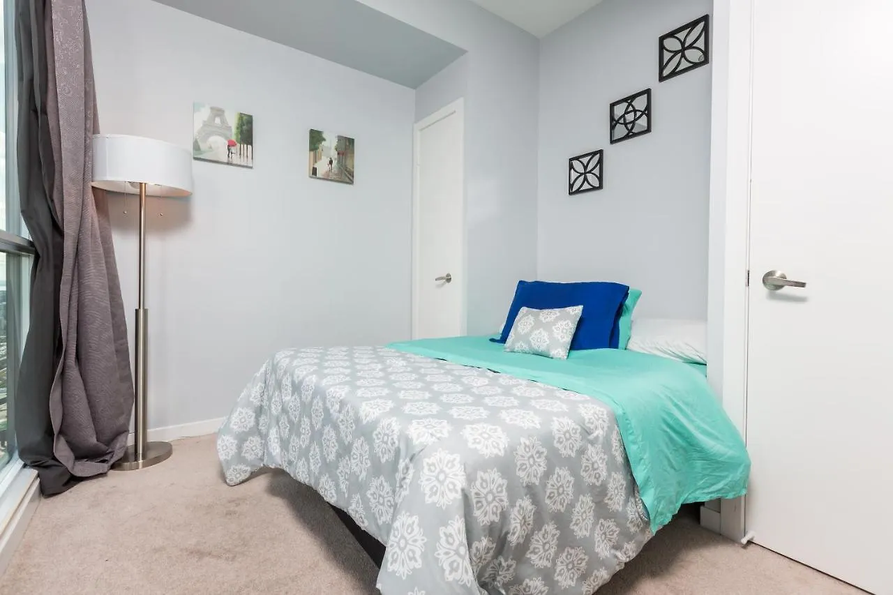 **** Hotel Applewood Suites - 3 Bdrm Ent. District Canada