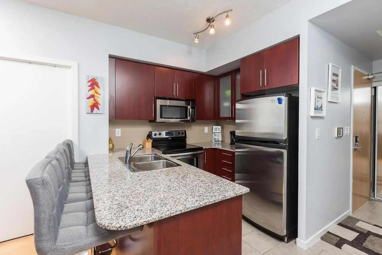 Applewood Suites - 3 Bdrm Ent. District Toronto