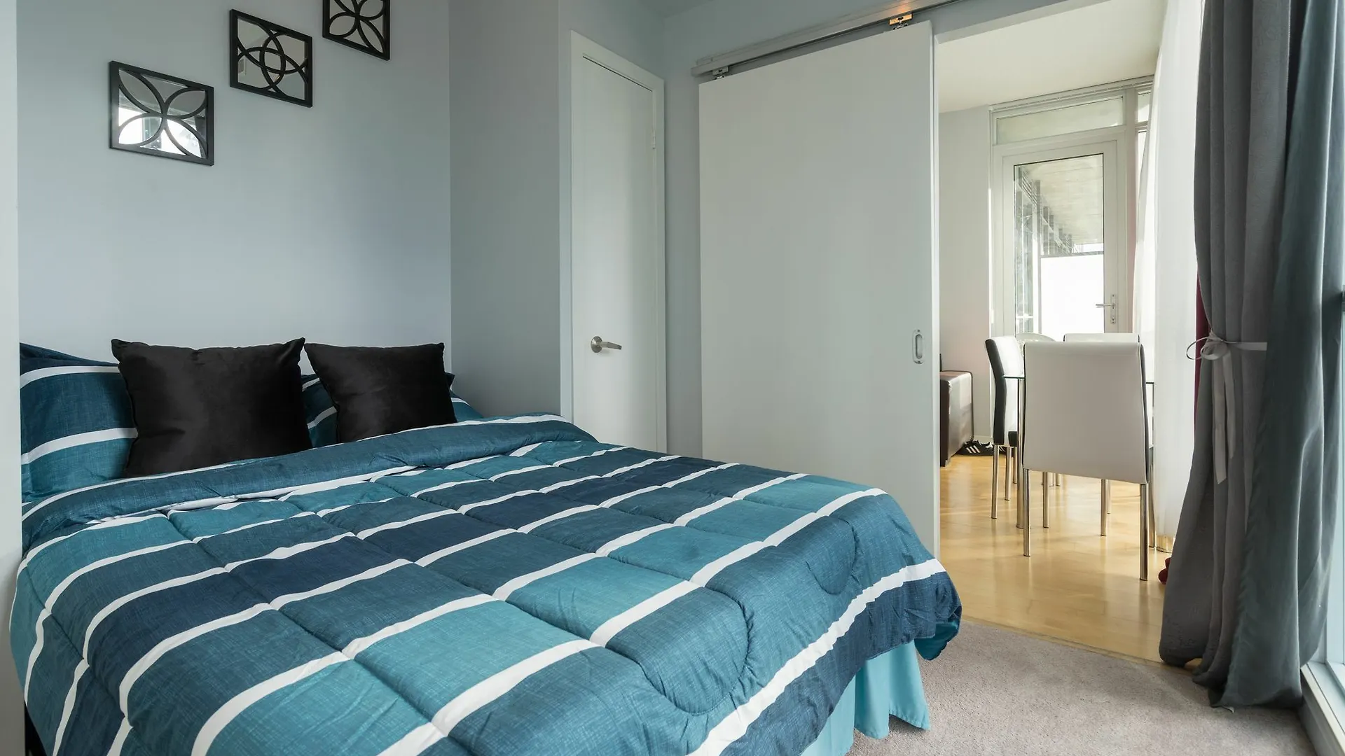 Applewood Suites - 3 Bdrm Ent. District