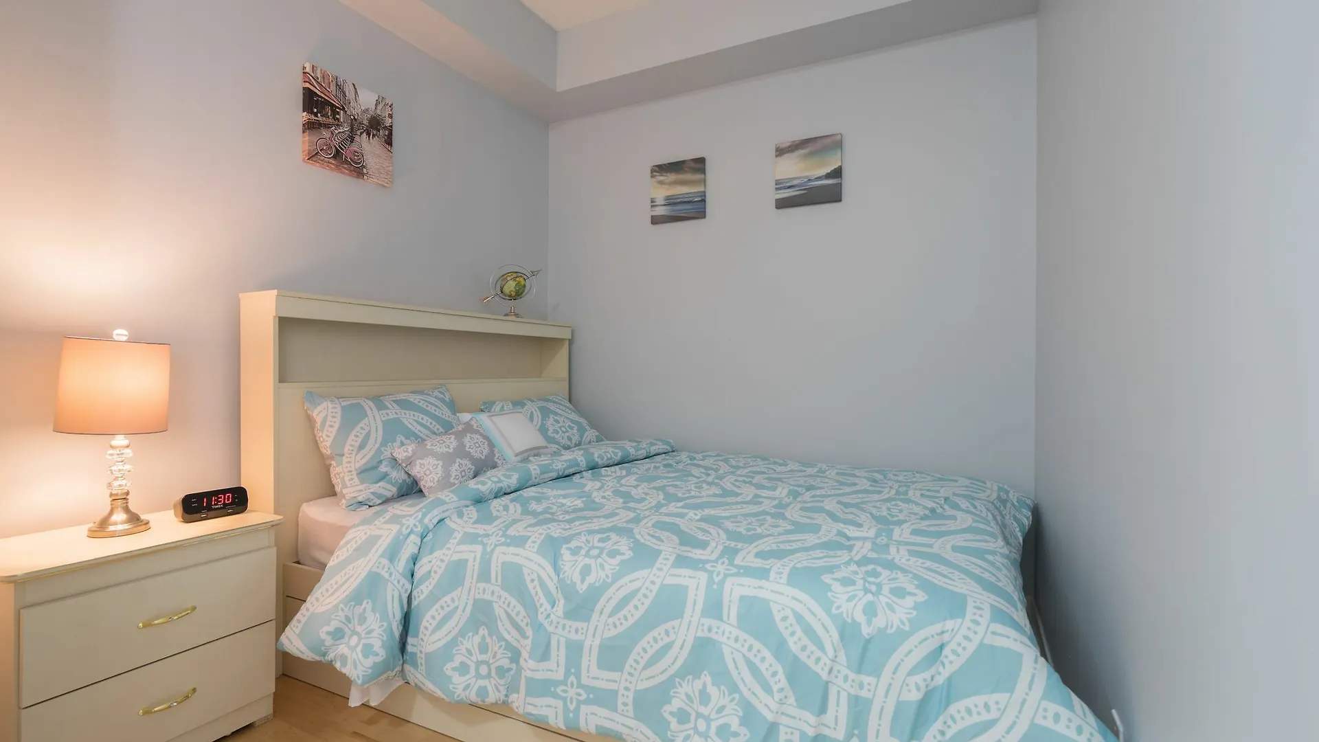 Applewood Suites - 3 Bdrm Ent. District 4*, Toronto