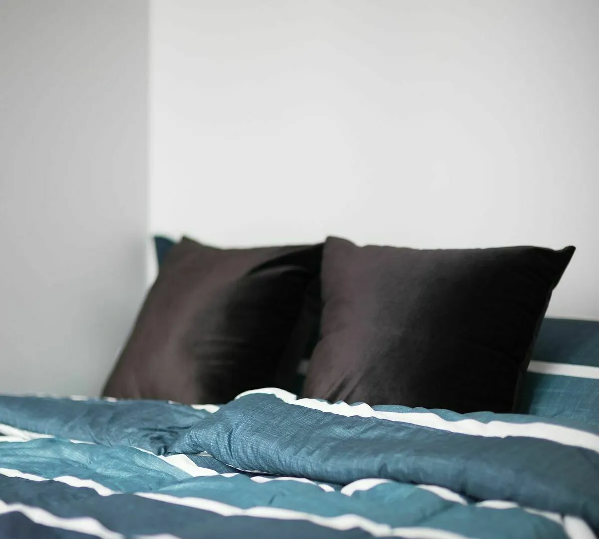 Applewood Suites - 3 Bdrm Ent. District Canada