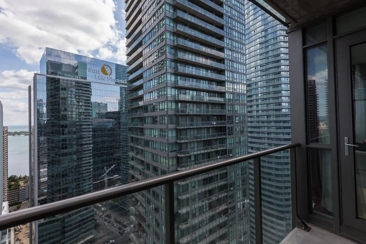 Hotel Applewood Suites - 3 Bdrm Ent. District