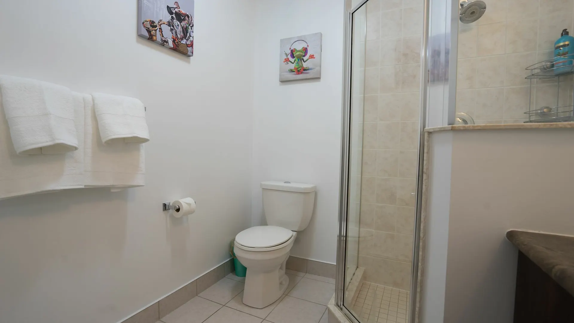 Applewood Suites - 3 Bdrm Ent. District Hotel