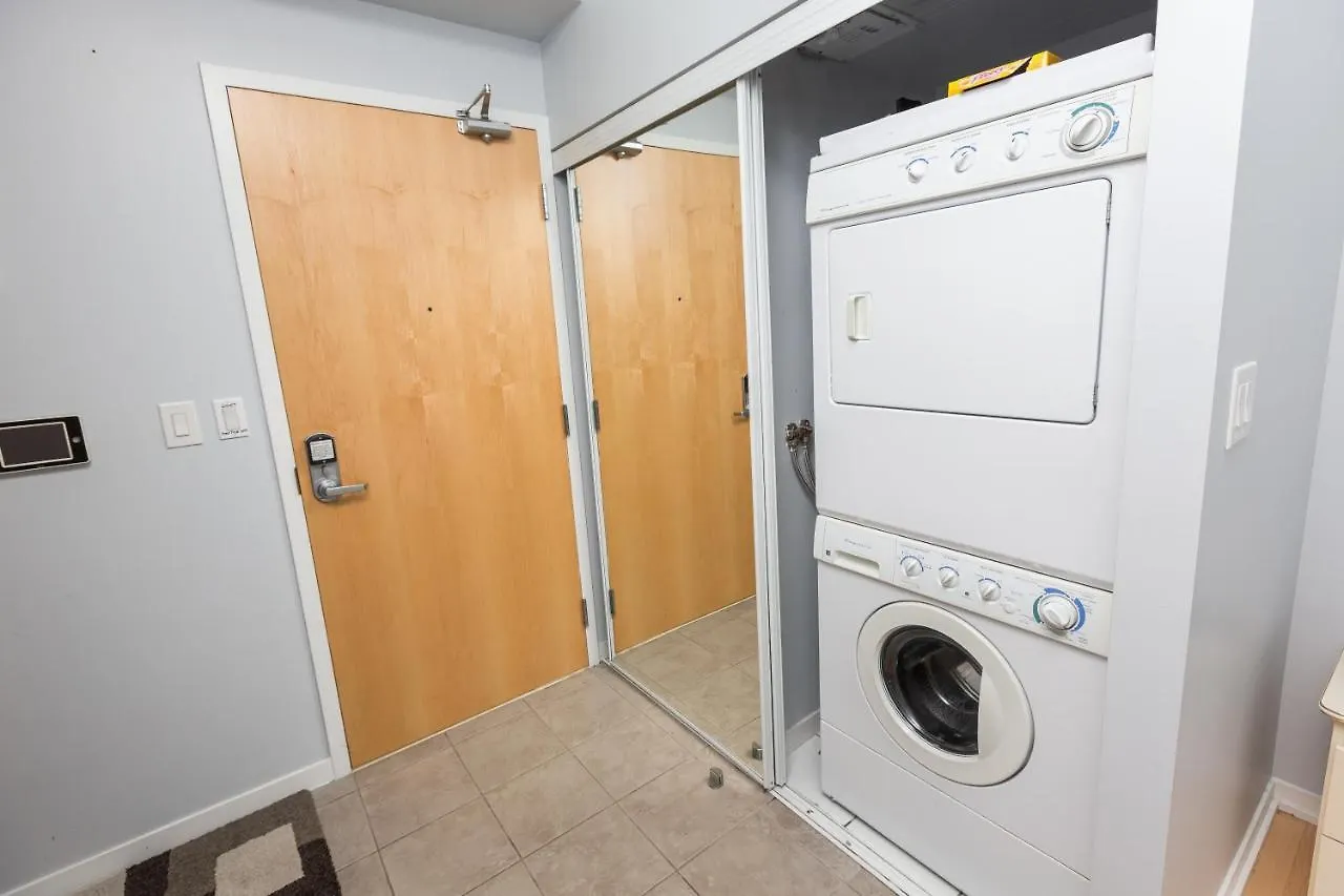 Applewood Suites - 3 Bdrm Ent. District Hotel