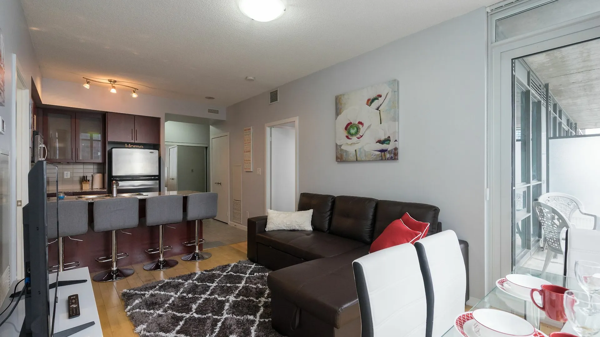 Applewood Suites - 3 Bdrm Ent. District Toronto
